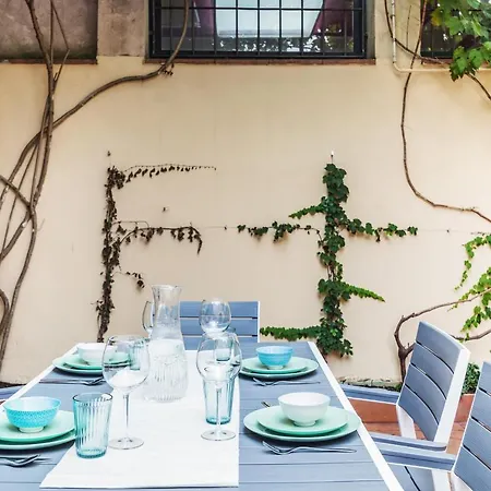 Apartment Santa Reparata With Patio And Terrace